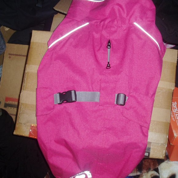 Canada Pooch Pink Expedition Raincoat & Chilly Dog - Picture 5 of 16